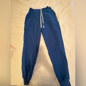 Figs royal blue set Zamora high-waisted joggers XSP and Casma 3-pocket top XS